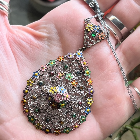 Unique Vintage Jewelry - Art Deco Rhodium Plated And Enamel Painted Floral Design LavaliereStyle Necklace